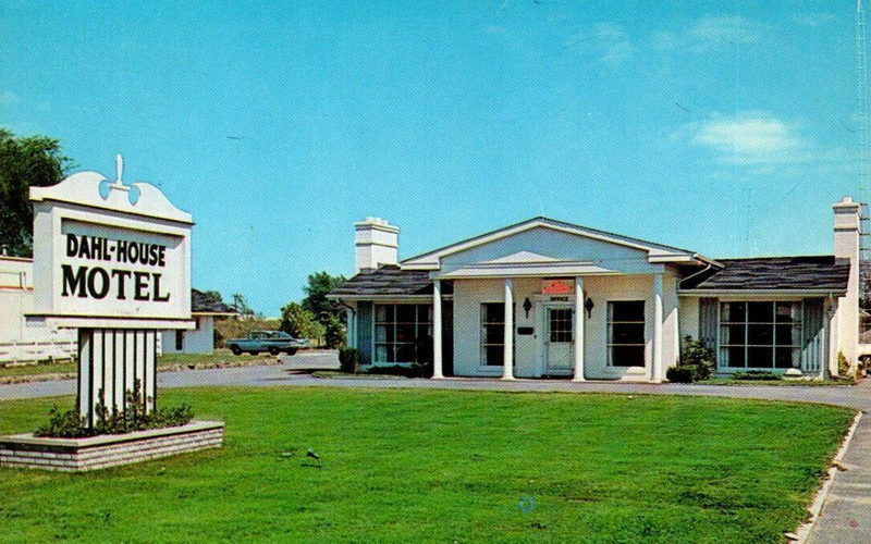 Motel Seven (Dahl House Motel) - Street View Over The Years